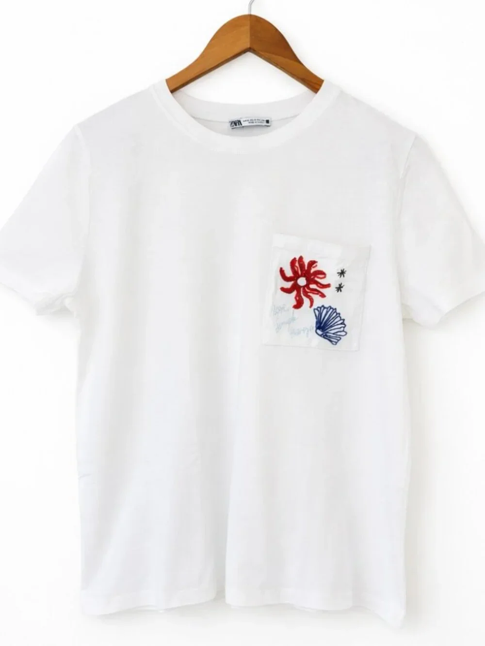 Zara White Embroidered Beaded Pocket Tee Coastal Sun Shell Graphic T-Shirt Sz M - Picture 2 of 8
